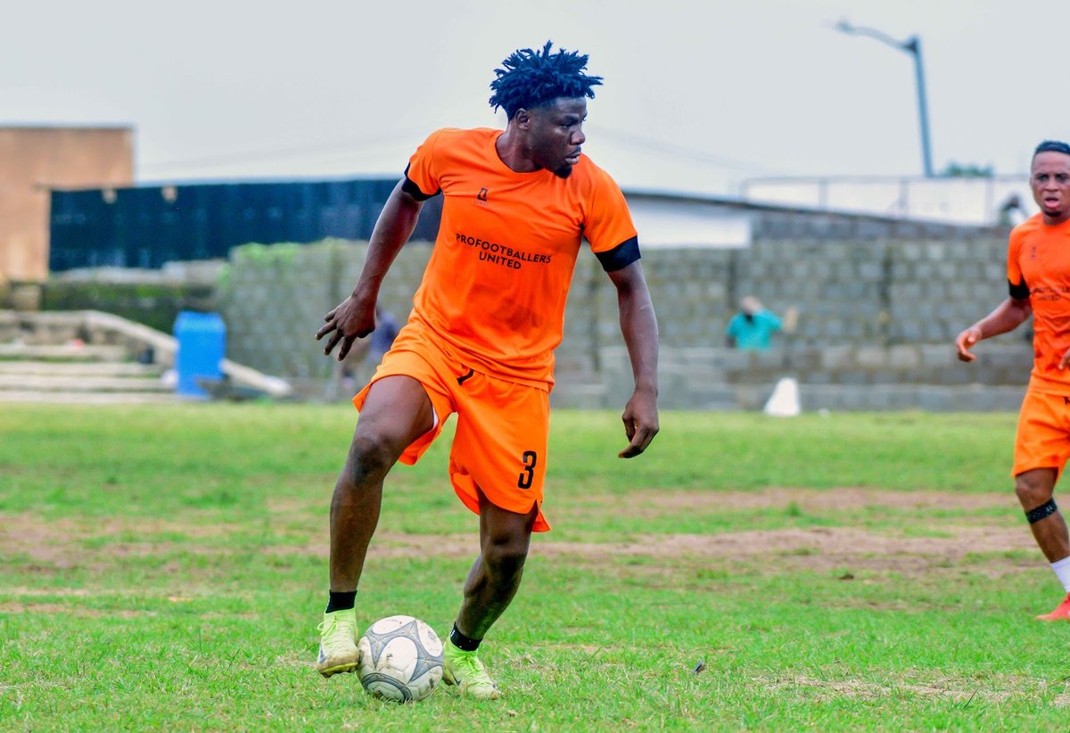 Pro Footballers United – On the Ball